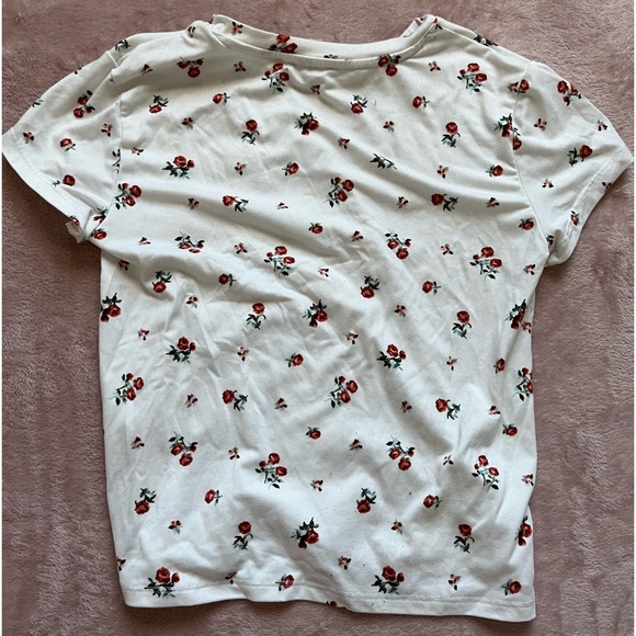 Floral Tee 🌹 - Picture 2 of 2